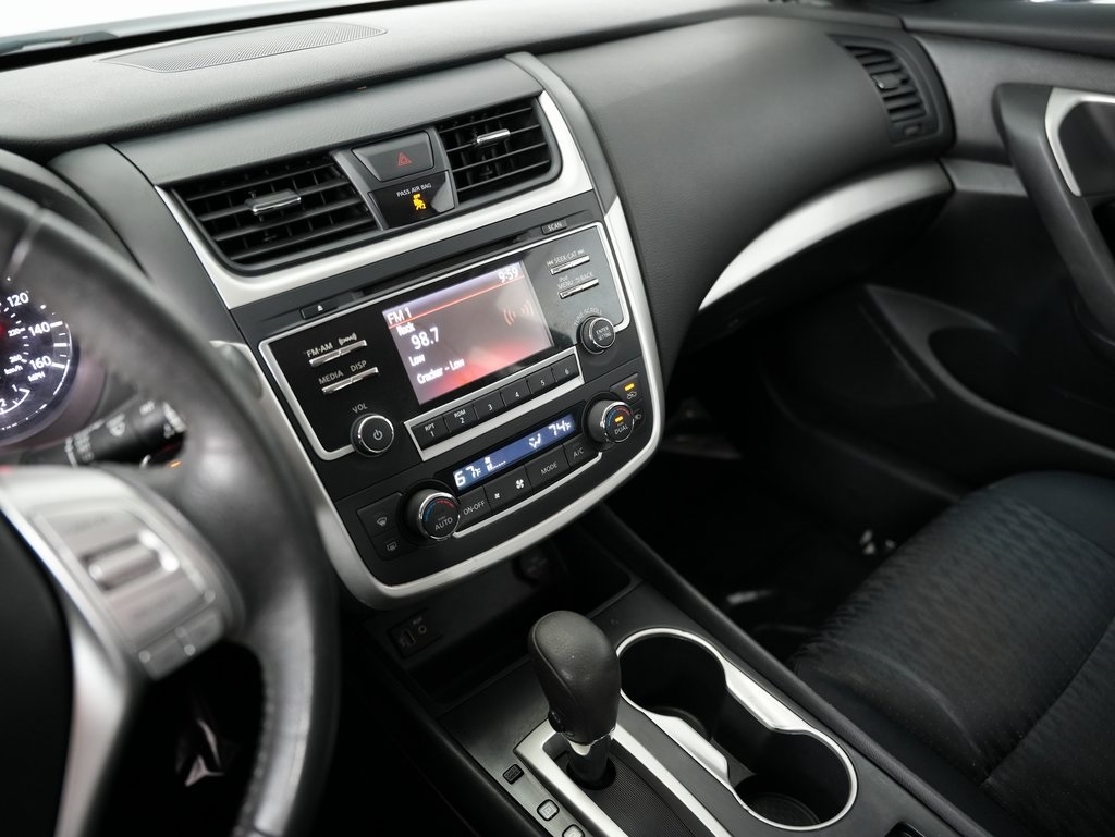 Nissan Altima 2.5 SV Sedan 2017