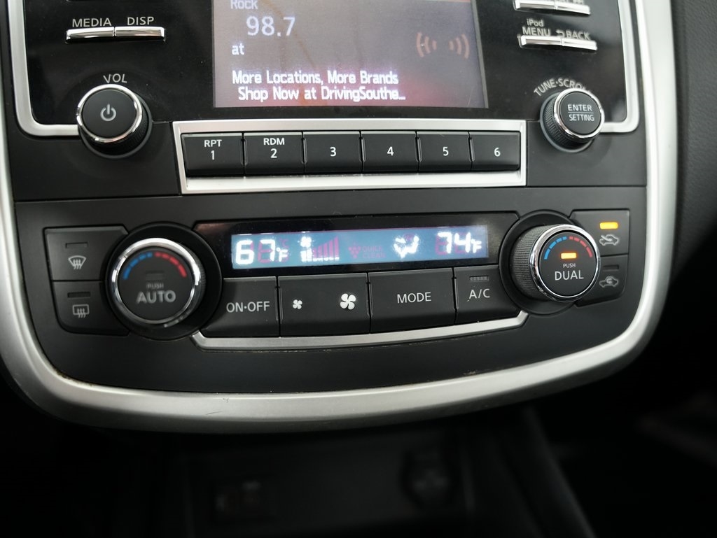 Nissan Altima 2.5 SV Sedan 2017