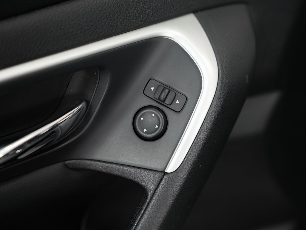 Nissan Altima 2.5 SV Sedan 2017