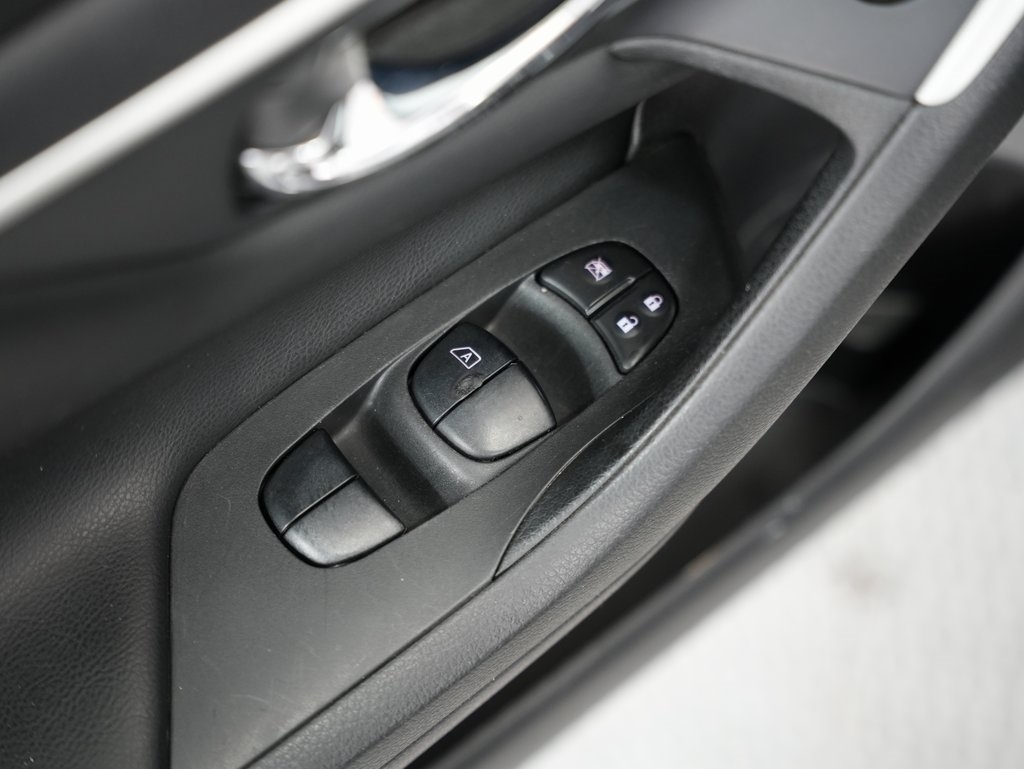 Nissan Altima 2.5 SV Sedan 2017