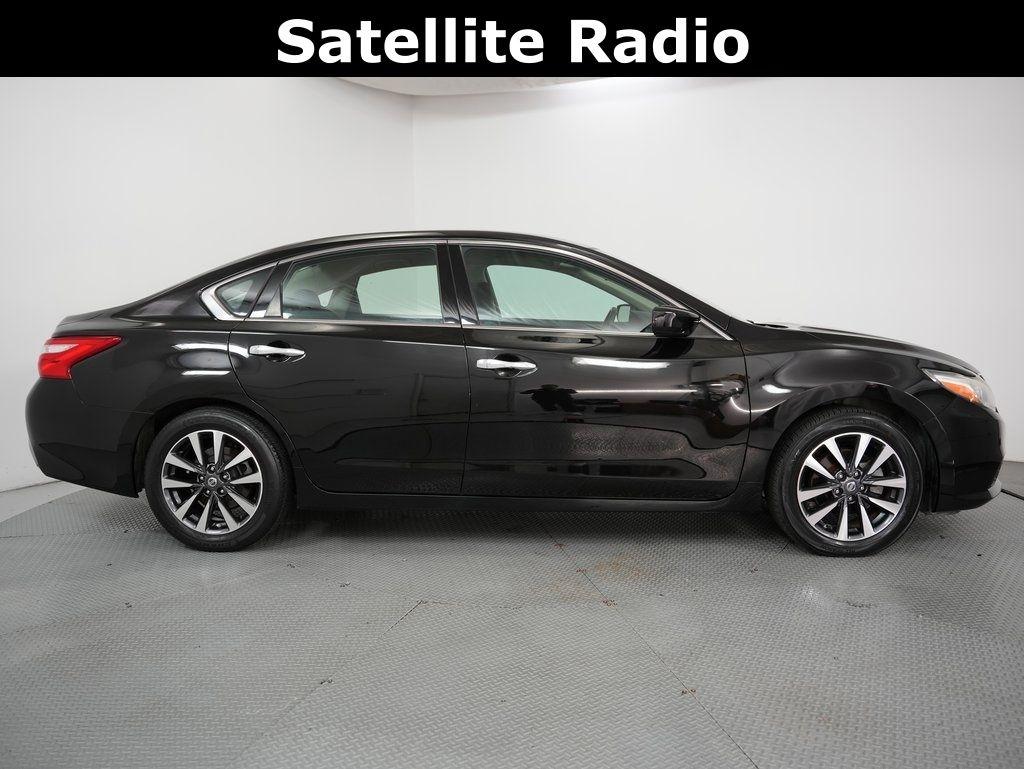 Nissan Altima 2.5 SV Sedan 2017
