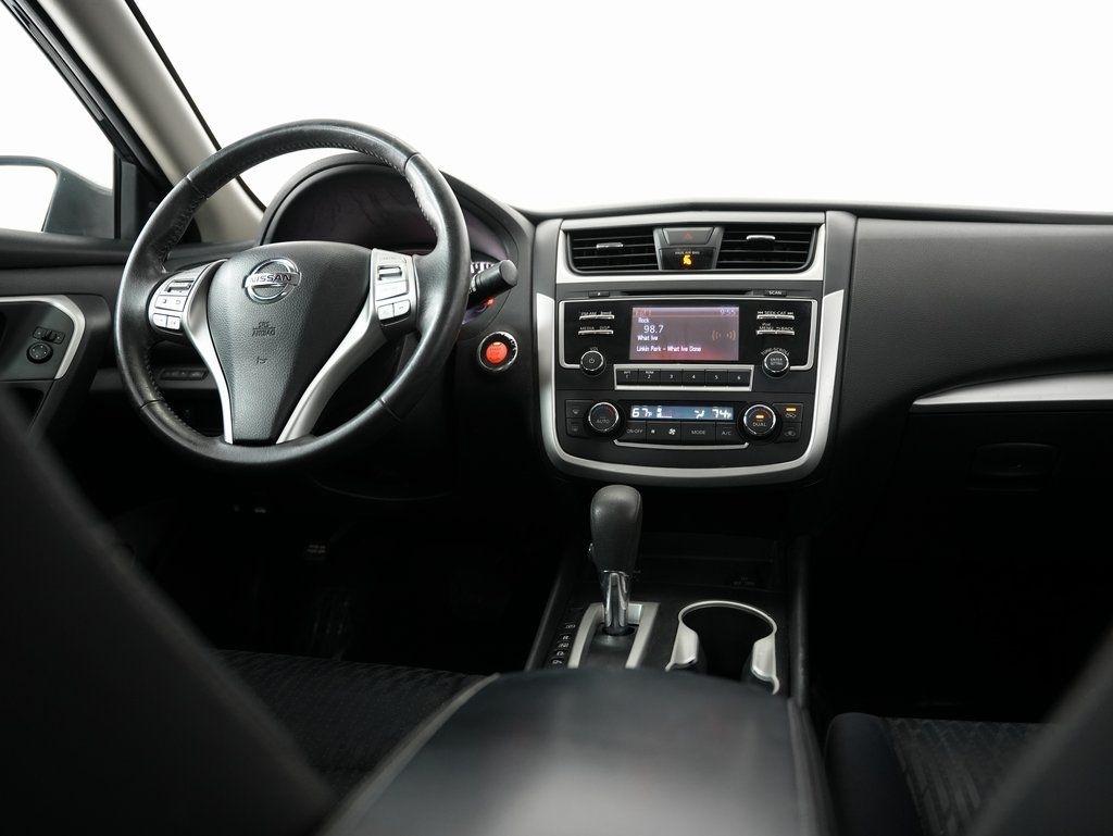 Nissan Altima 2.5 SV Sedan 2017