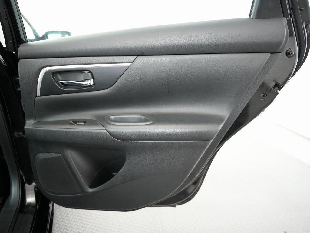 Nissan Altima 2.5 SV Sedan 2017