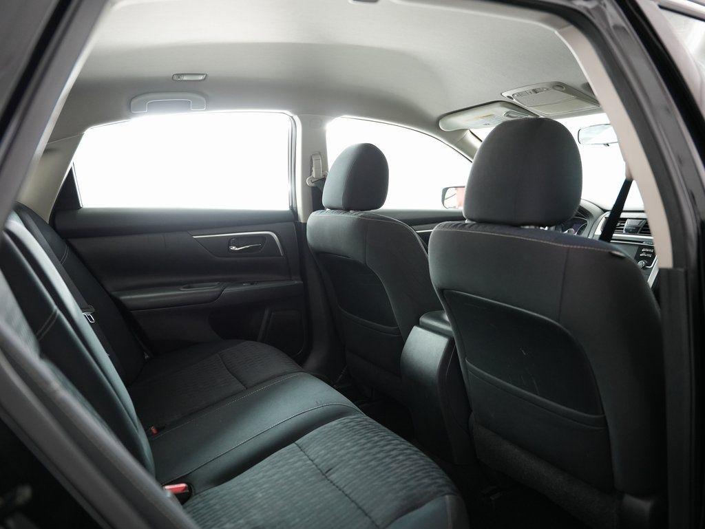 Nissan Altima 2.5 SV Sedan 2017