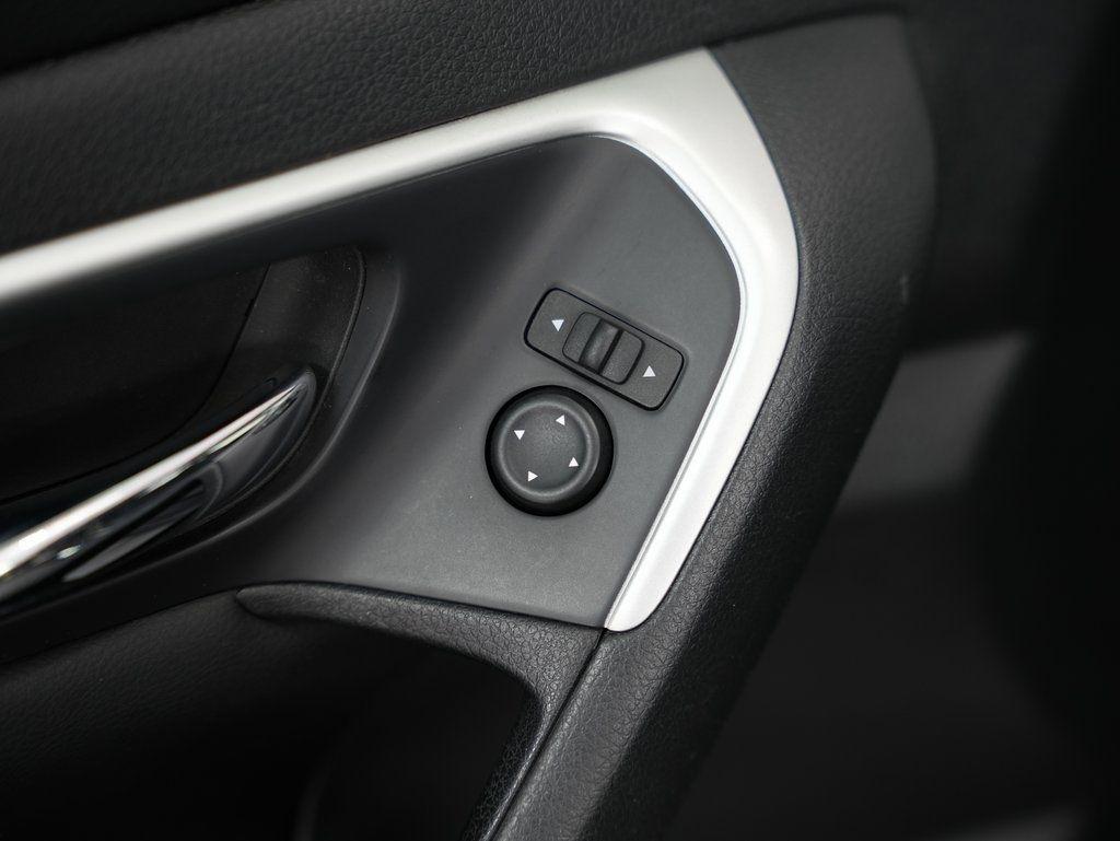 Nissan Altima 2.5 SV Sedan 2017