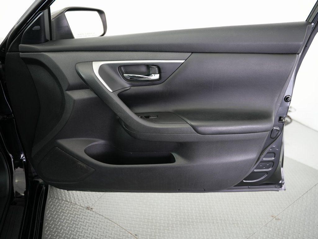 Nissan Altima 2.5 SV Sedan 2017