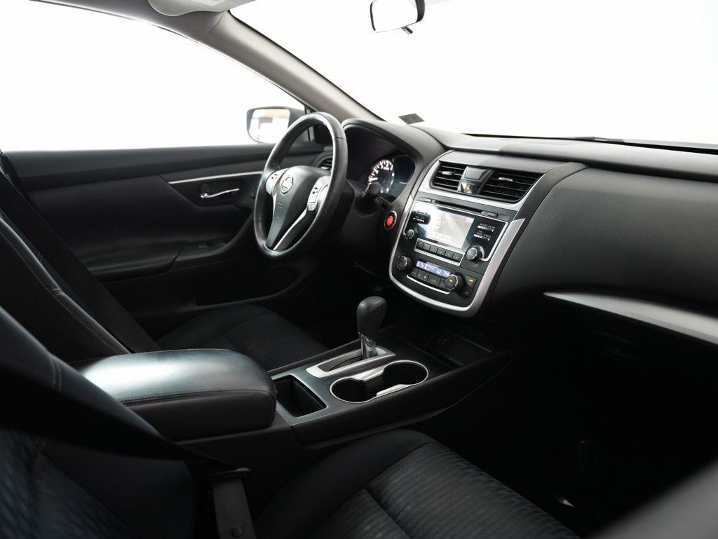 Nissan Altima 2.5 SV Sedan 2017