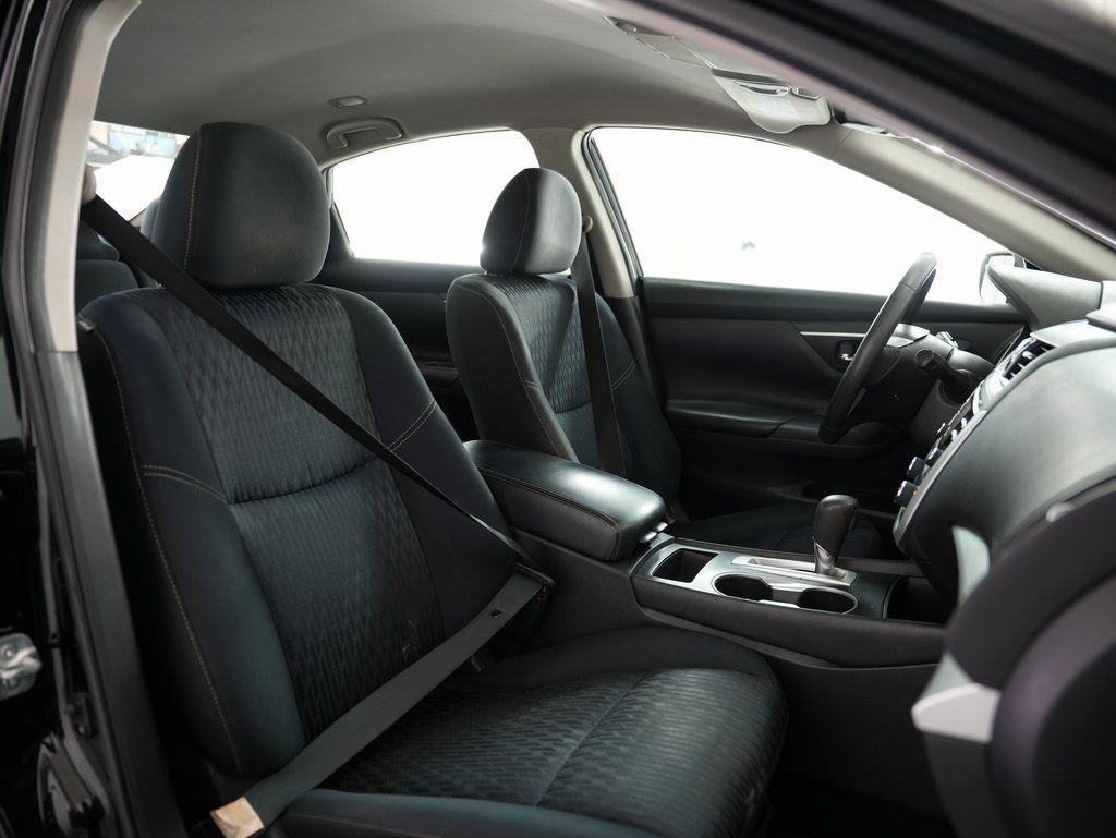 Nissan Altima 2.5 SV Sedan 2017