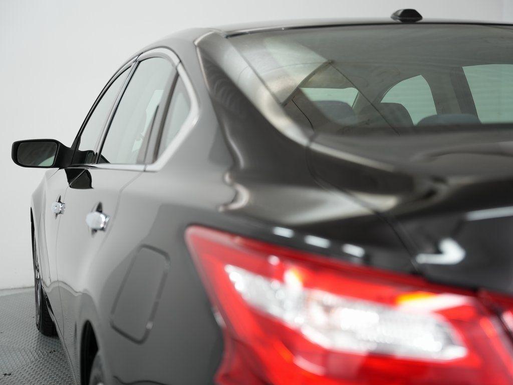 Nissan Altima 2.5 SV Sedan 2017