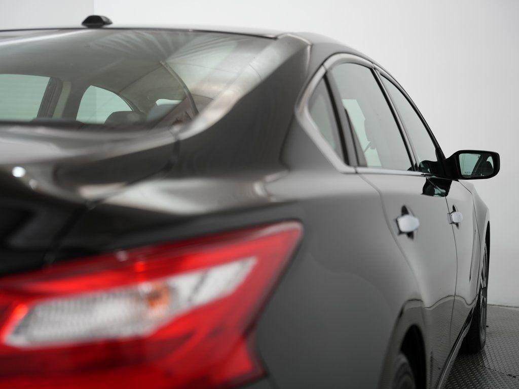 Nissan Altima 2.5 SV Sedan 2017