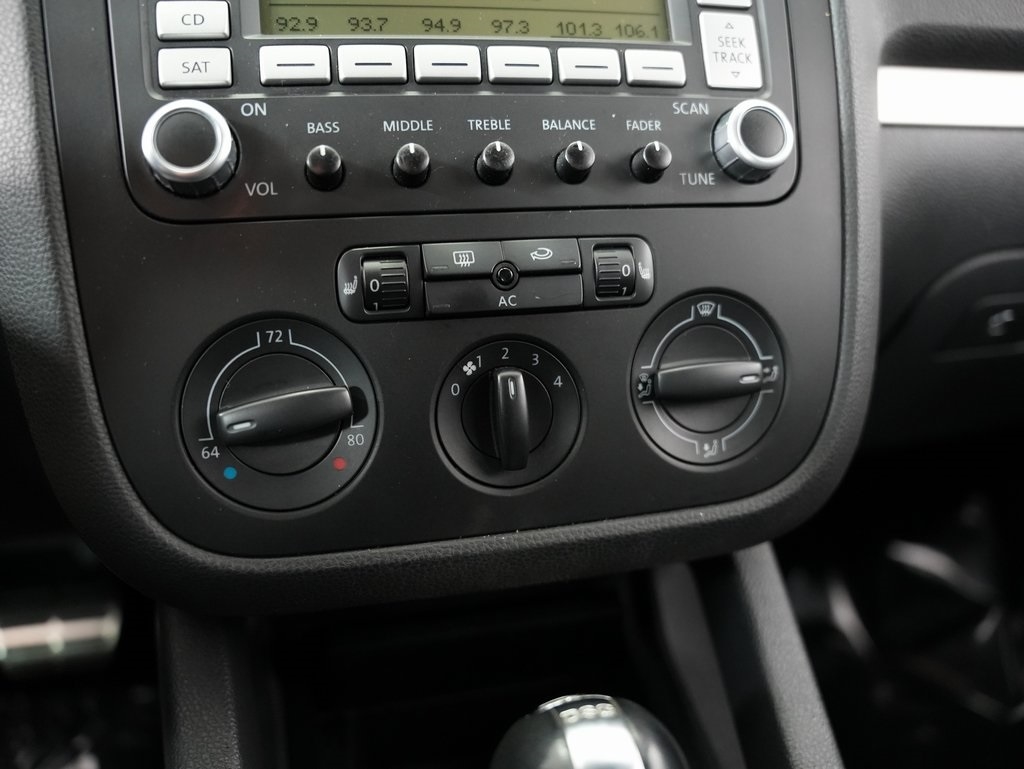 Volkswagen GTI 4dr HB DSG PZEV 2009