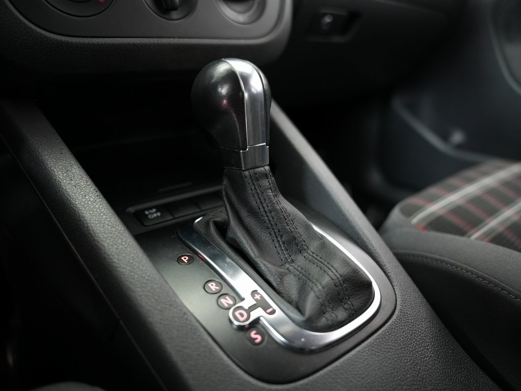 Volkswagen GTI 4dr HB DSG PZEV 2009