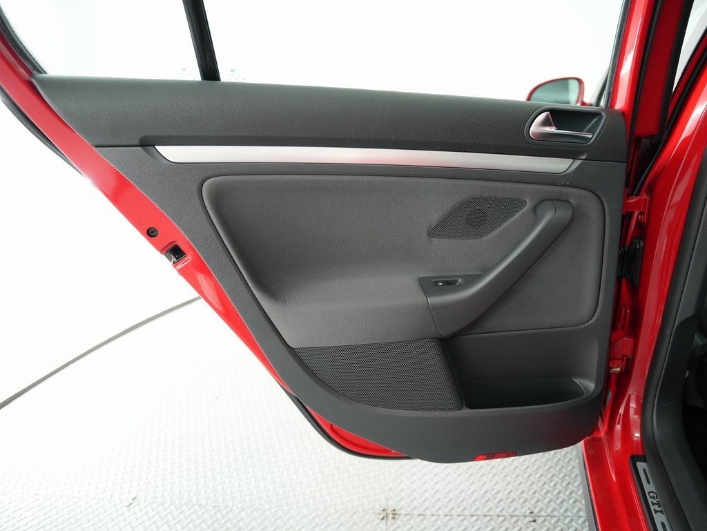 Volkswagen GTI 4dr HB DSG PZEV 2009