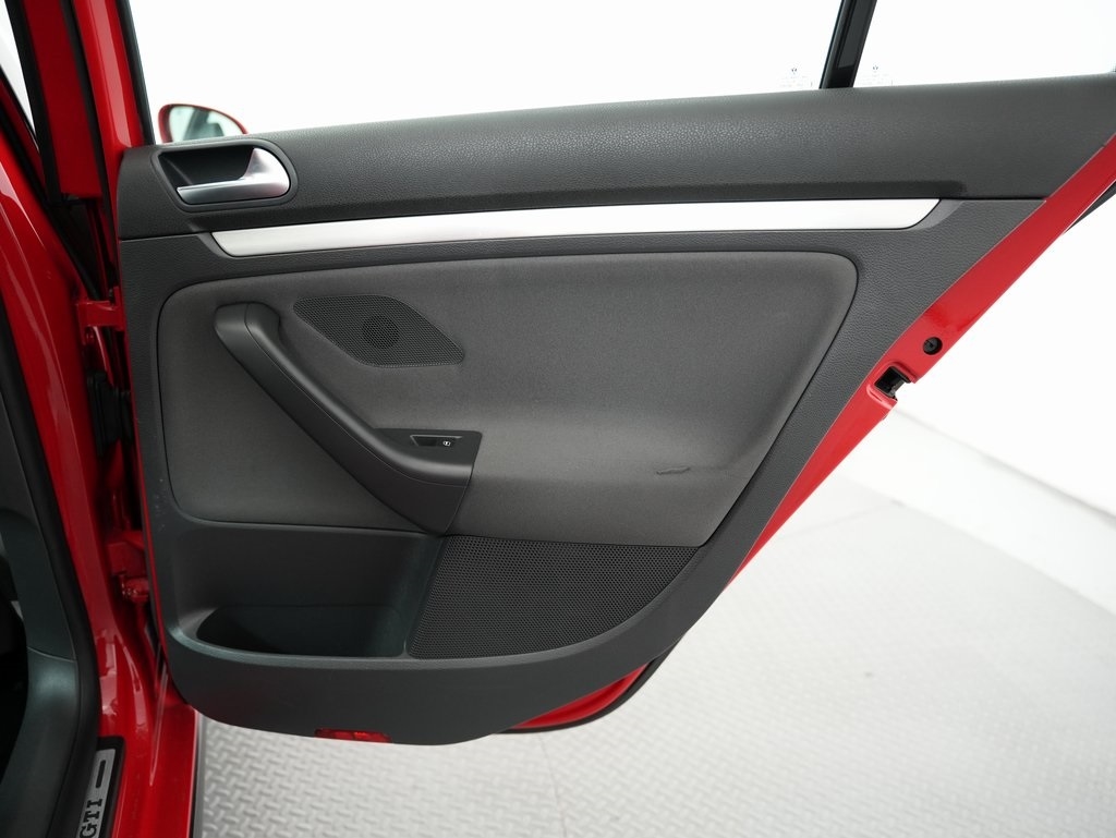 Volkswagen GTI 4dr HB DSG PZEV 2009