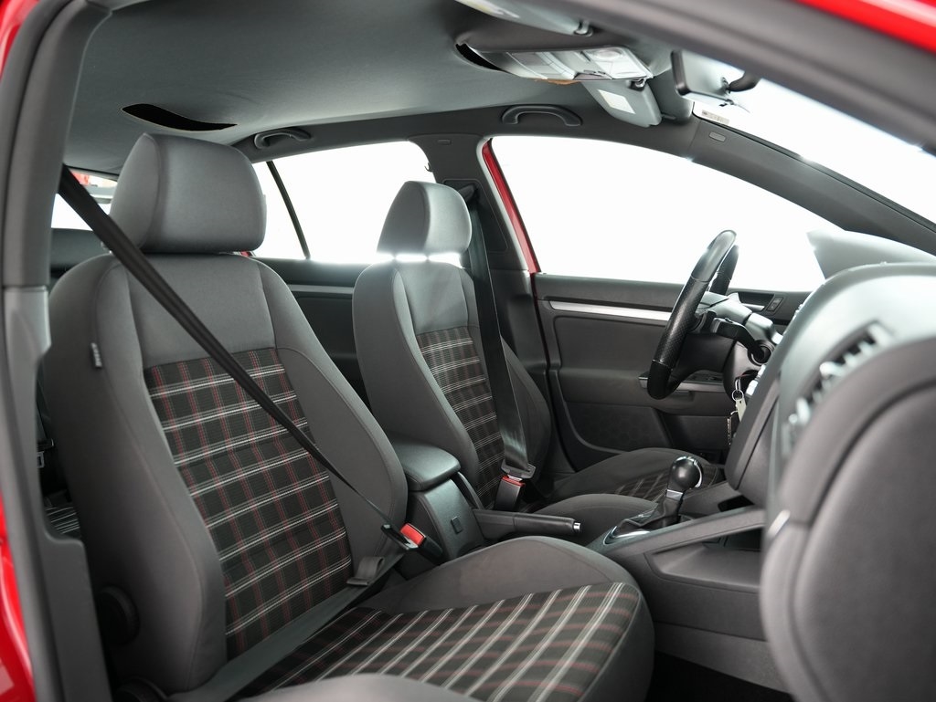 Volkswagen GTI 4dr HB DSG PZEV 2009