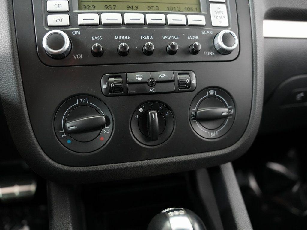 Volkswagen GTI 4dr HB DSG PZEV 2009