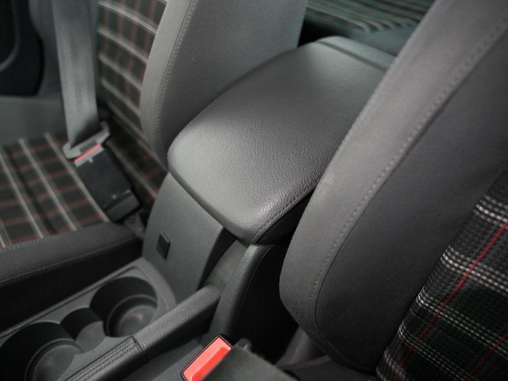 Volkswagen GTI 4dr HB DSG PZEV 2009