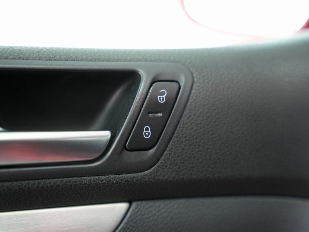 Volkswagen GTI 4dr HB DSG PZEV 2009