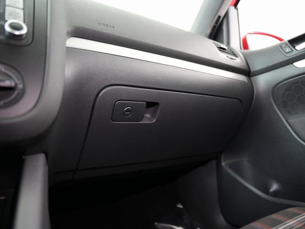 Volkswagen GTI 4dr HB DSG PZEV 2009