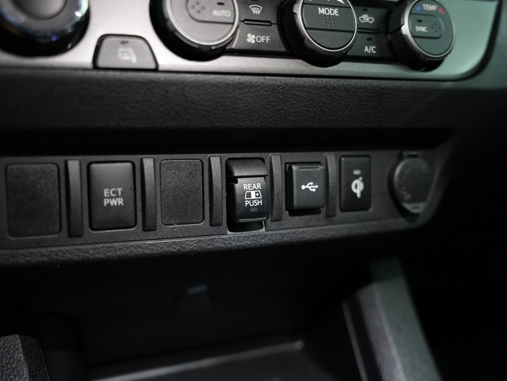 Toyota Tacoma 4WD TRD Off Road Double Cab 5' Bed V6 MT (Natl) 2023