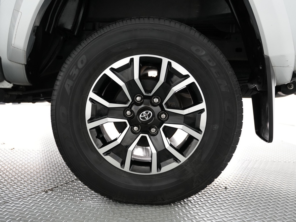 Toyota Tacoma 4WD TRD Off Road Double Cab 5' Bed V6 MT (Natl) 2023