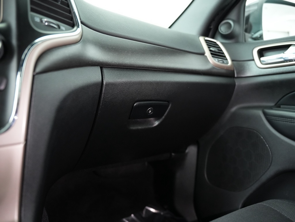 Jeep Grand Cherokee 4WD 4dr Laredo 2016