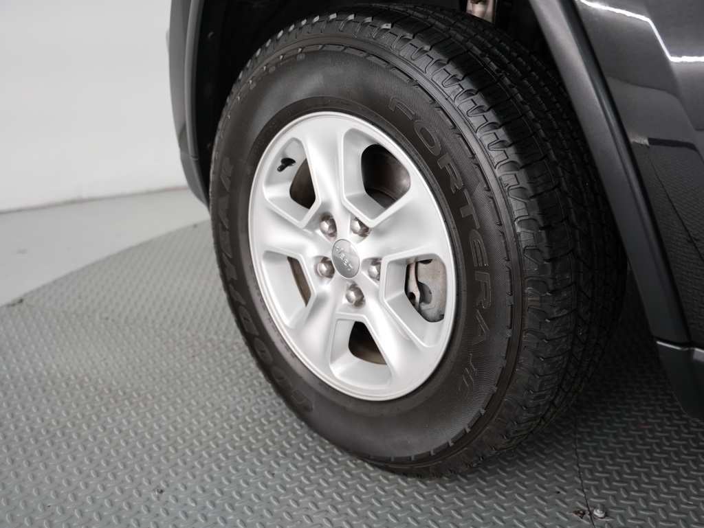 Jeep Grand Cherokee 4WD 4dr Laredo 2016