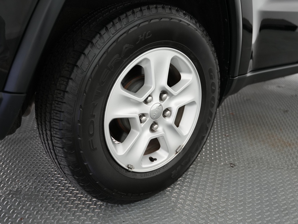 Jeep Grand Cherokee 4WD 4dr Laredo 2016