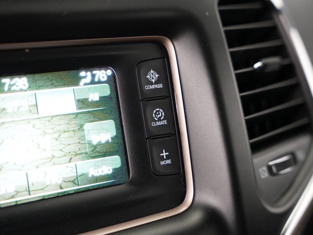 Jeep Grand Cherokee 4WD 4dr Laredo 2016