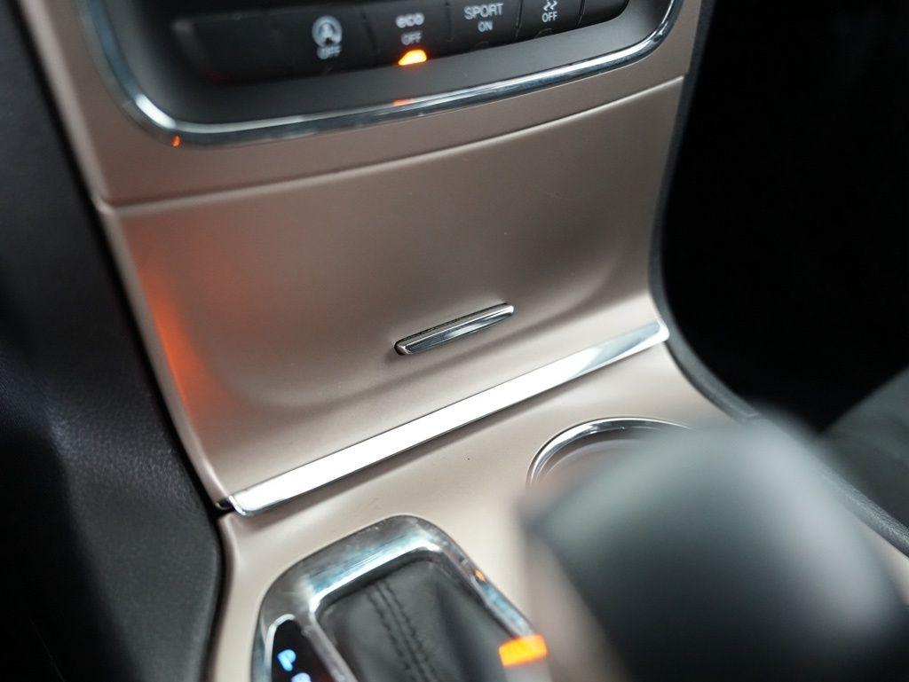 Jeep Grand Cherokee 4WD 4dr Laredo 2016