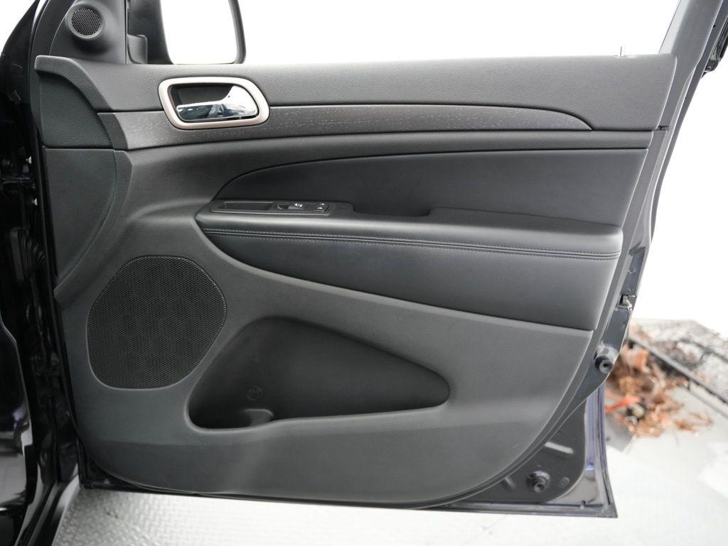 Jeep Grand Cherokee 4WD 4dr Laredo 2016