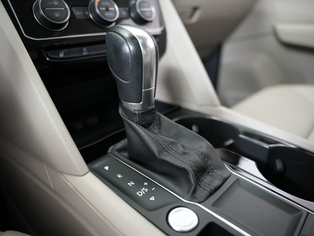 Volkswagen Atlas 3.6L V6 SEL R-Line FWD 2019