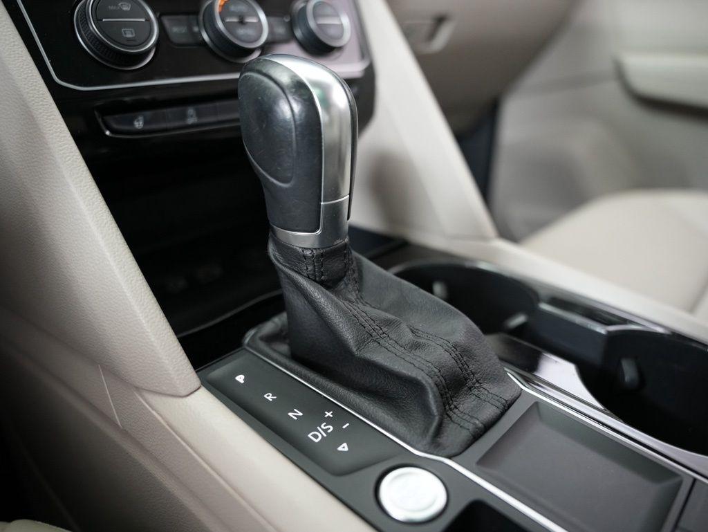 Volkswagen Atlas 3.6L V6 SEL R-Line FWD 2019