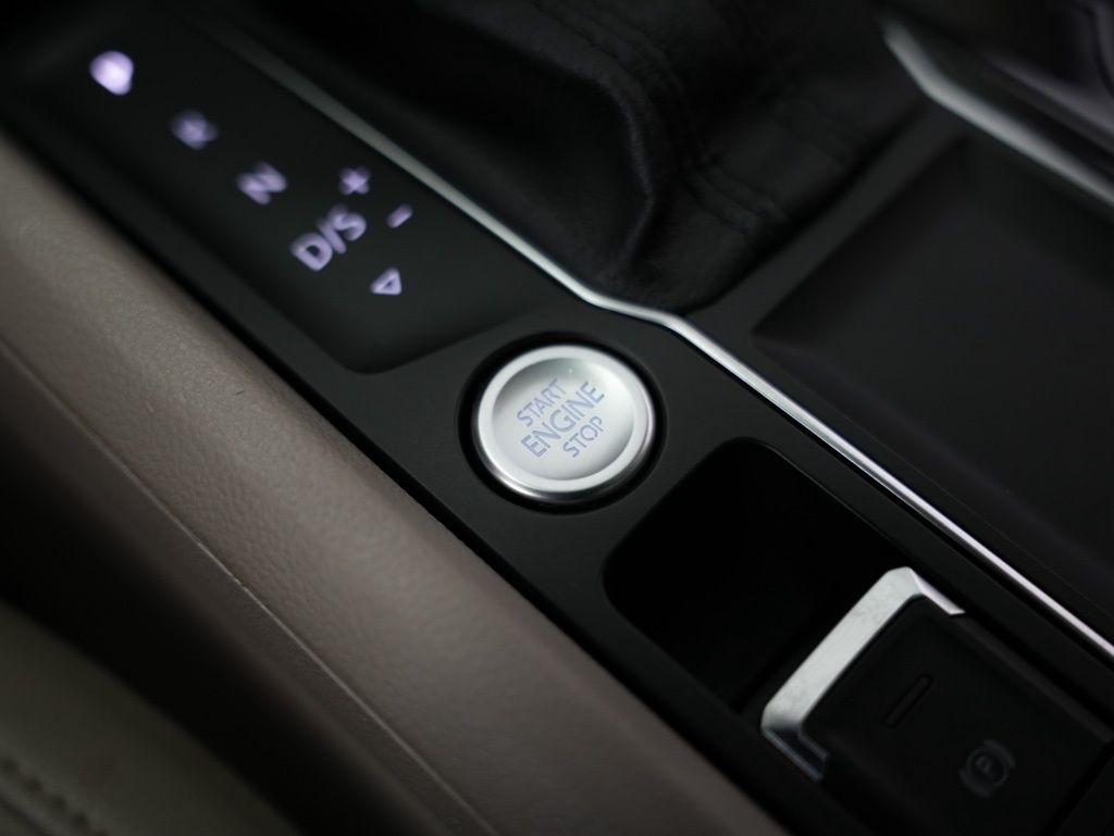 Volkswagen Atlas 3.6L V6 SEL R-Line FWD 2019