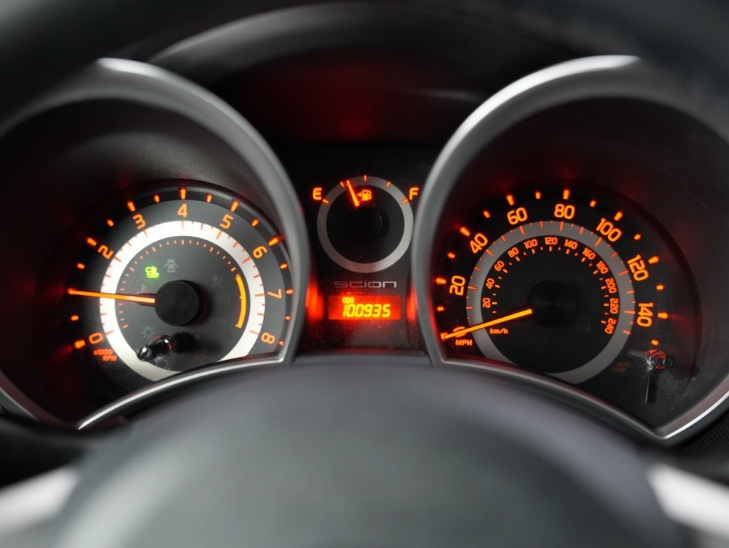 Scion tC 2dr HB Man (Natl) 2015