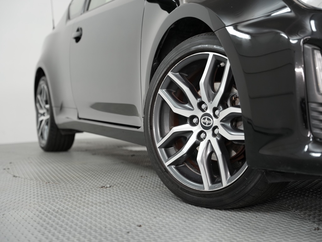 Scion tC 2dr HB Man (Natl) 2015