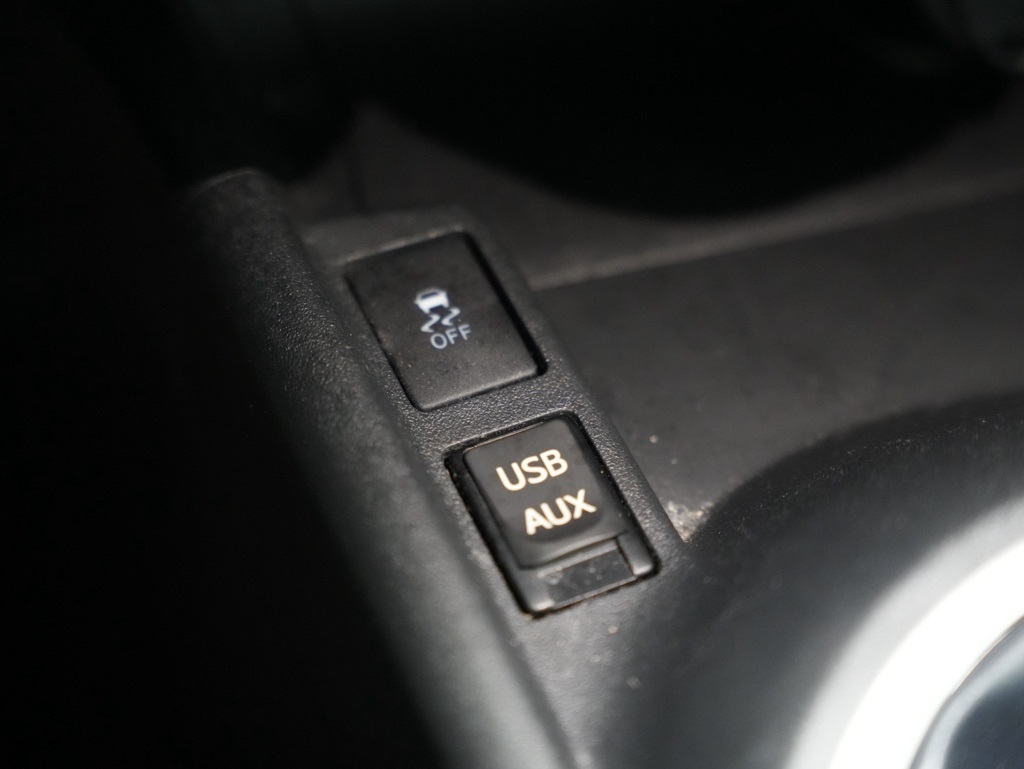 Scion tC 2dr HB Man (Natl) 2015