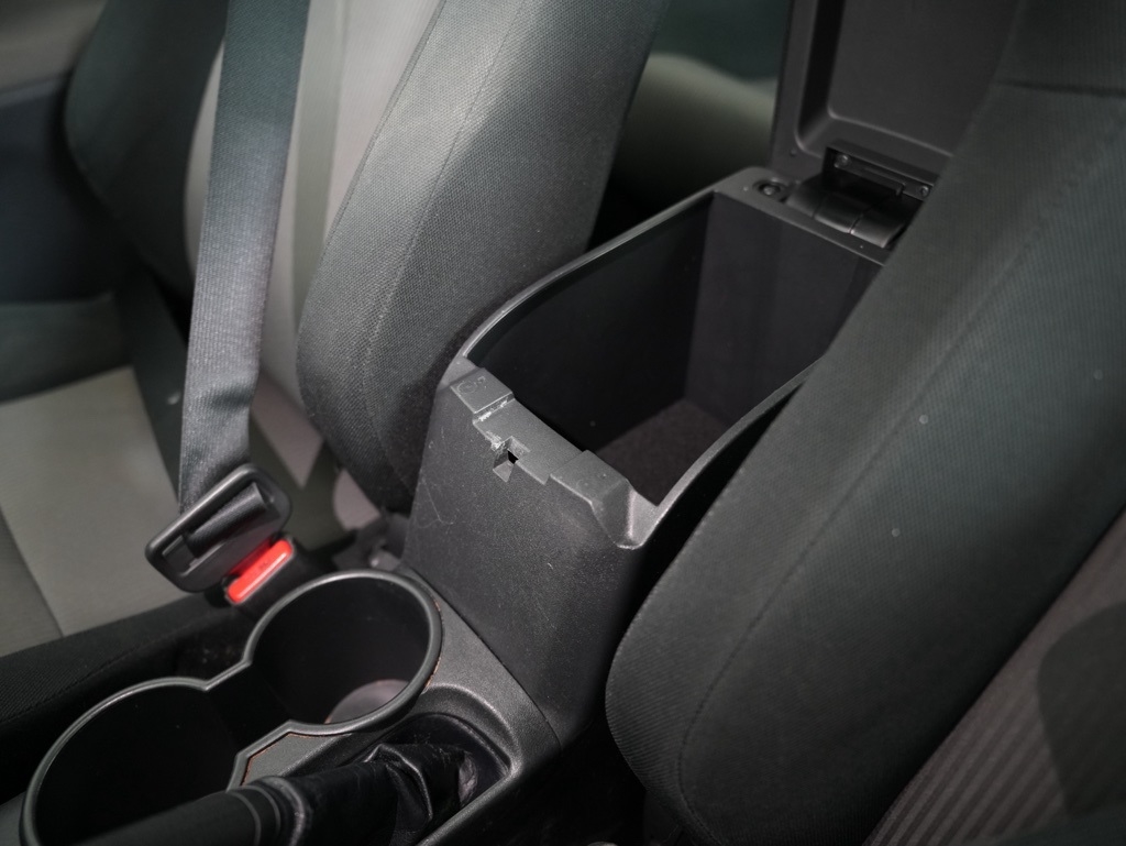 Scion tC 2dr HB Man (Natl) 2015