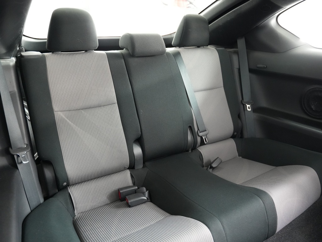 Scion tC 2dr HB Man (Natl) 2015