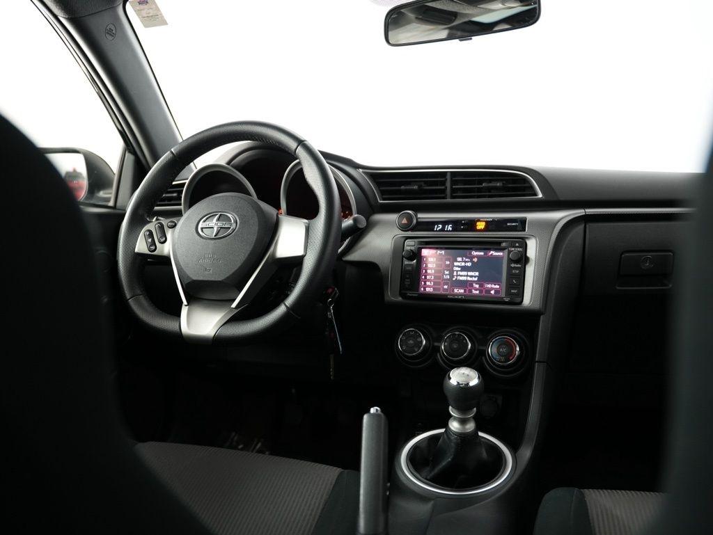 Scion tC 2dr HB Man (Natl) 2015