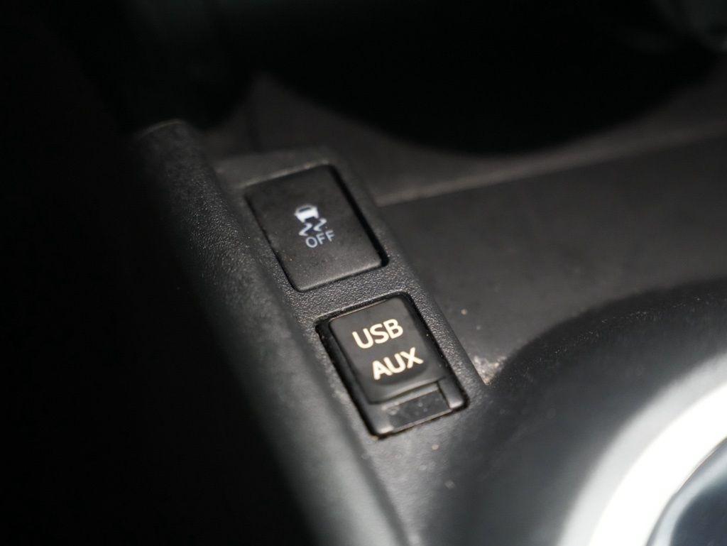 Scion tC 2dr HB Man (Natl) 2015