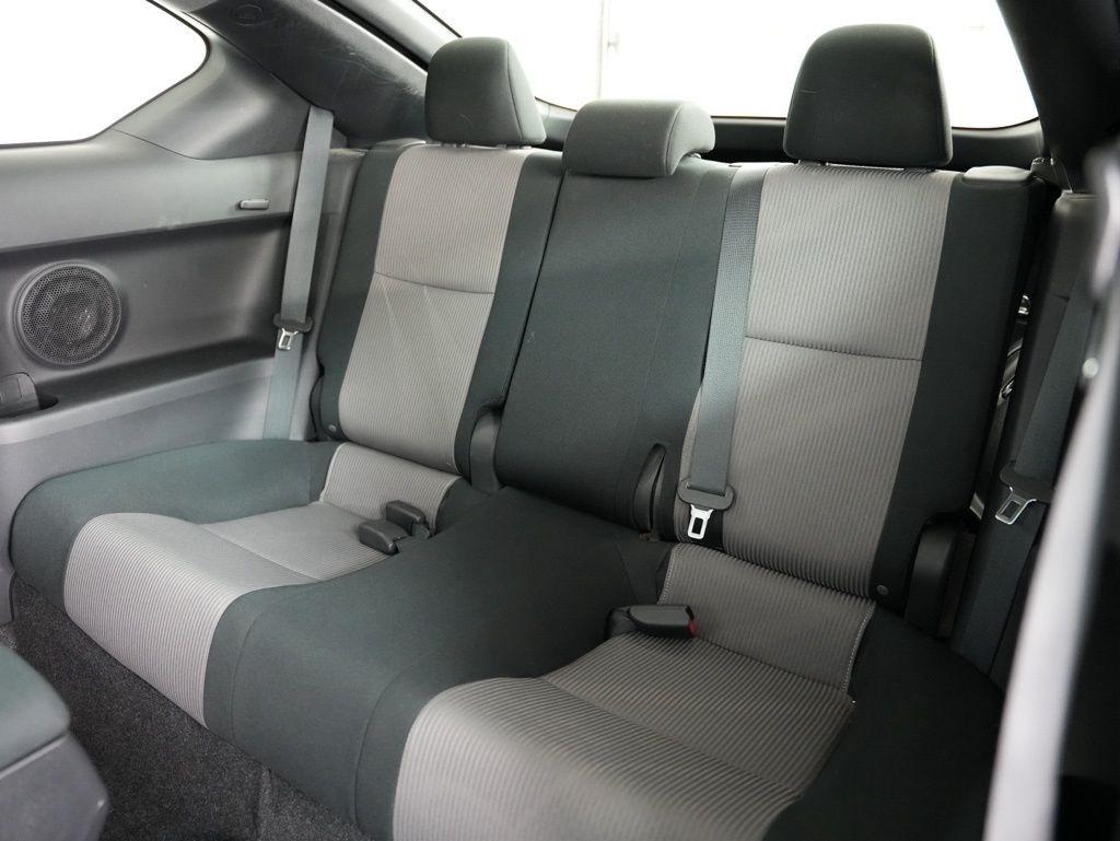 Scion tC 2dr HB Man (Natl) 2015