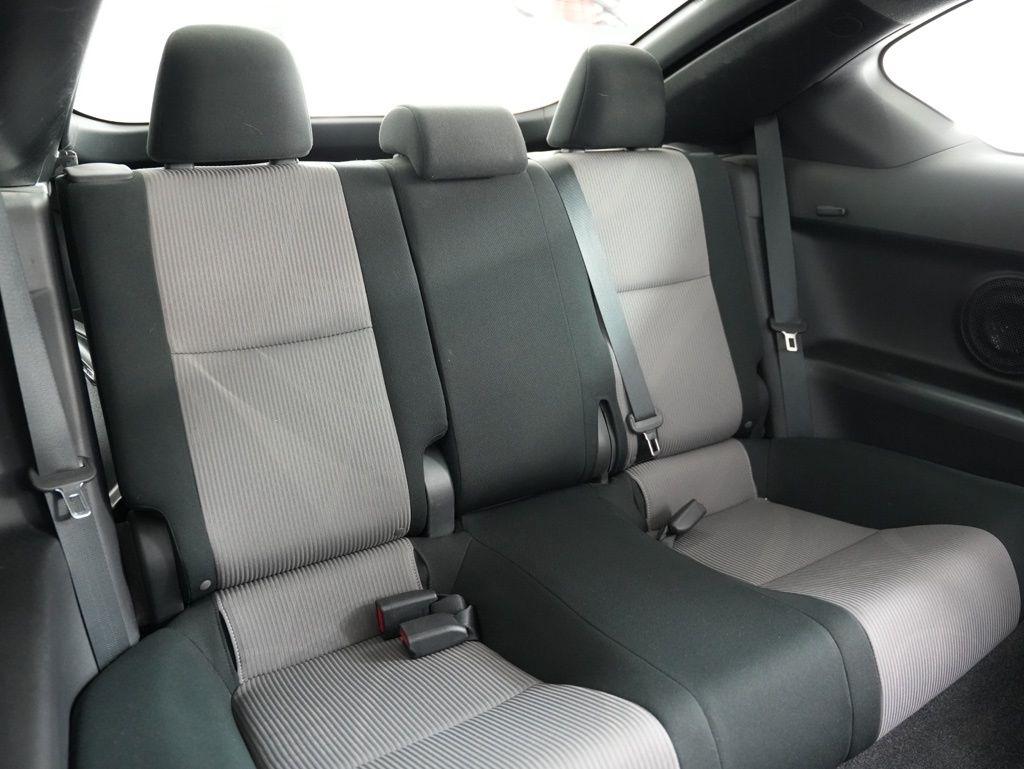 Scion tC 2dr HB Man (Natl) 2015