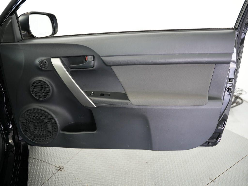 Scion tC 2dr HB Man (Natl) 2015