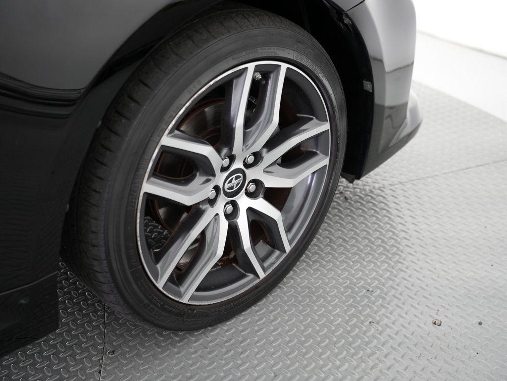 Scion tC 2dr HB Man (Natl) 2015