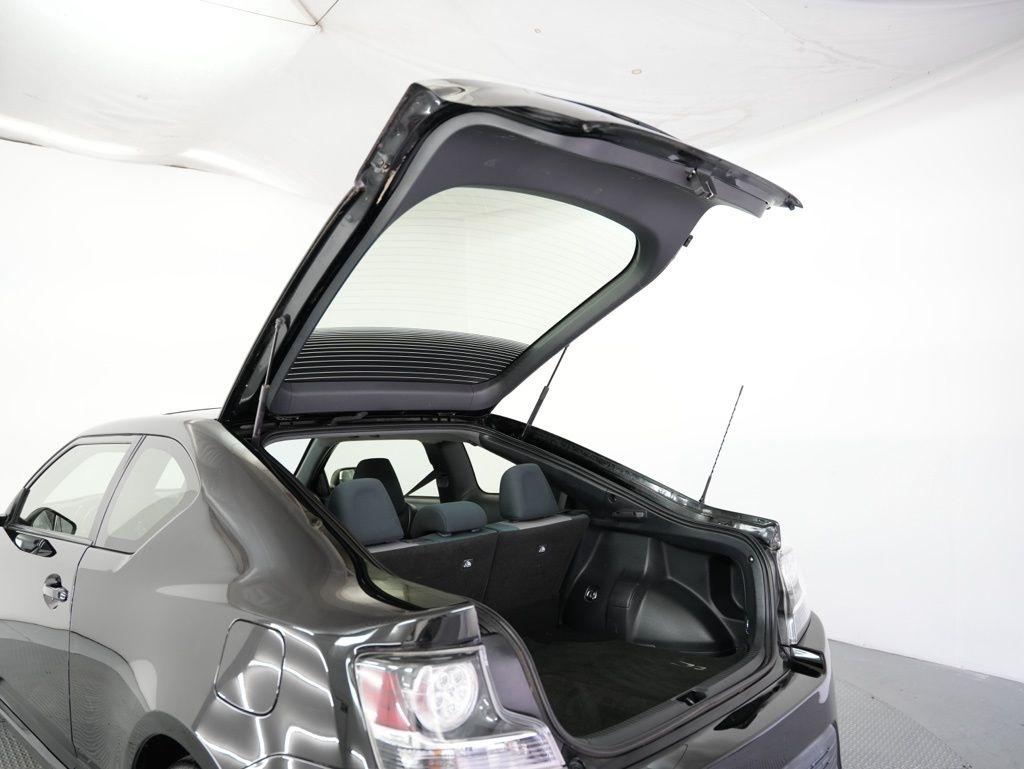 Scion tC 2dr HB Man (Natl) 2015