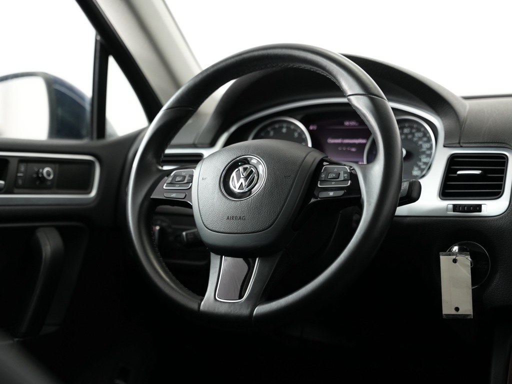 Volkswagen Touareg 4dr VR6 Sport w/Nav 2013