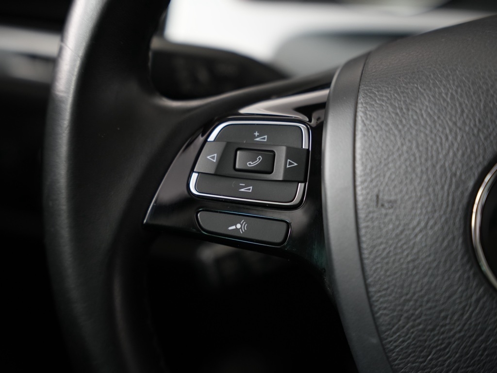 Volkswagen Touareg 4dr VR6 Sport w/Nav 2013