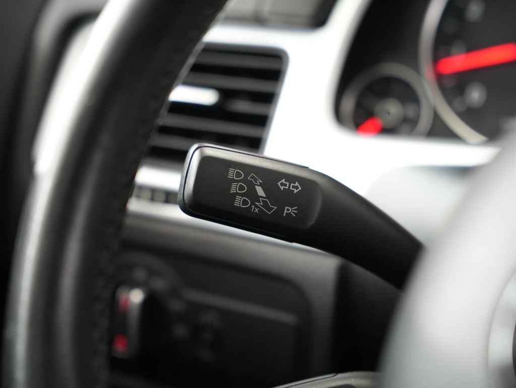 Volkswagen Touareg 4dr VR6 Sport w/Nav 2013