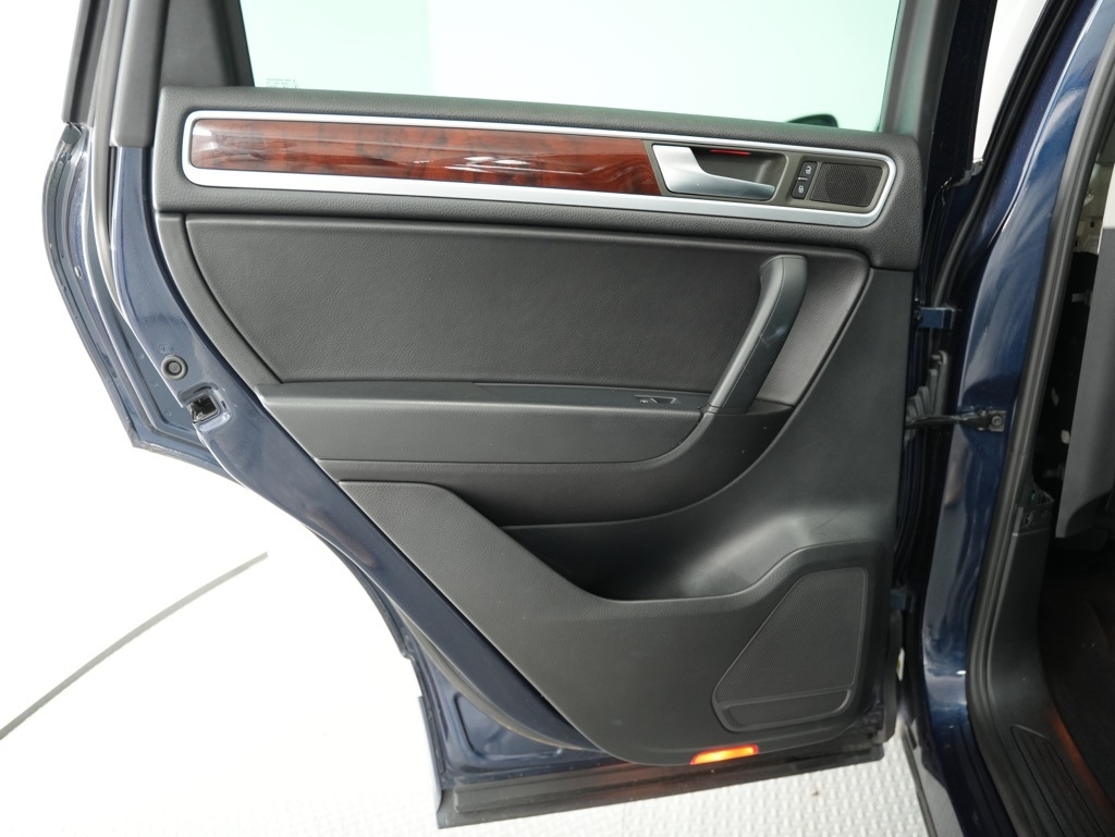 Volkswagen Touareg 4dr VR6 Sport w/Nav 2013